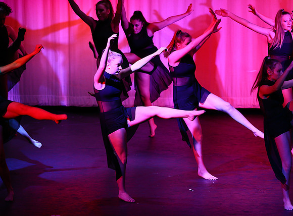 HolidayDance2019188