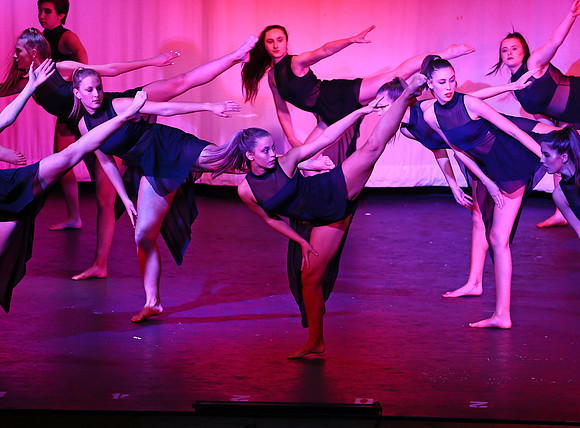 HolidayDance2019189