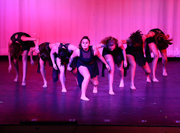 HolidayDance2019194
