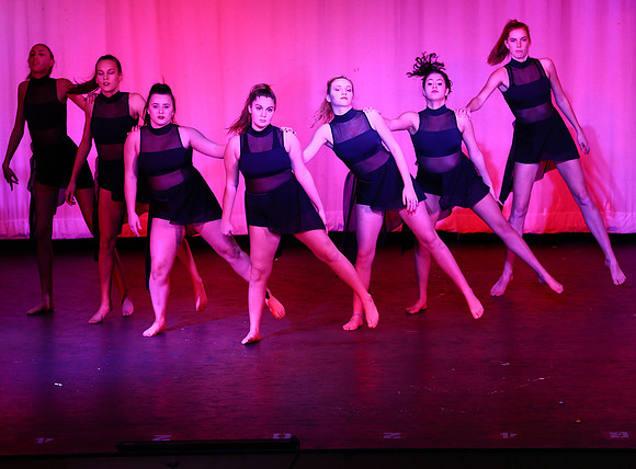 HolidayDance2019195