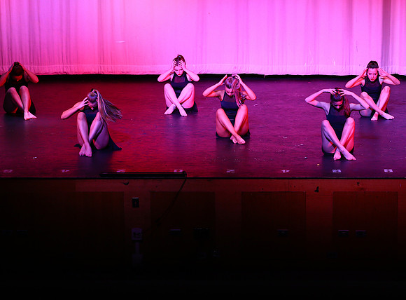HolidayDance2019204