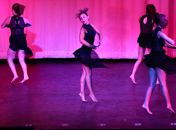 HolidayDance2019207