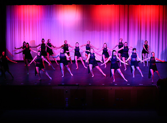 HolidayDance2019208