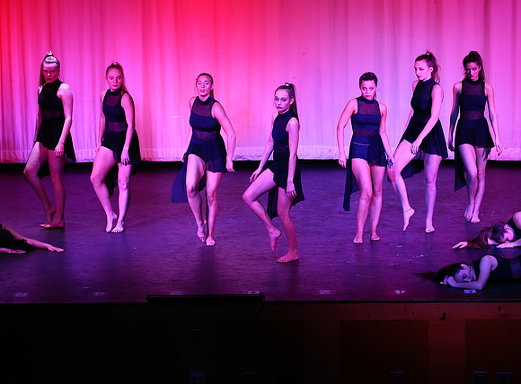 HolidayDance2019212