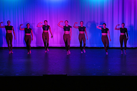 HolidayDance2019218