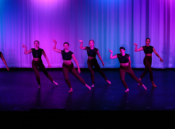 HolidayDance2019219