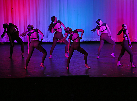 HolidayDance2019220