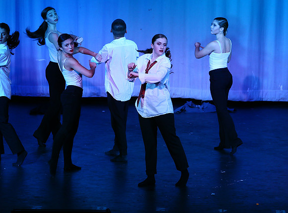 HolidayDance2019225