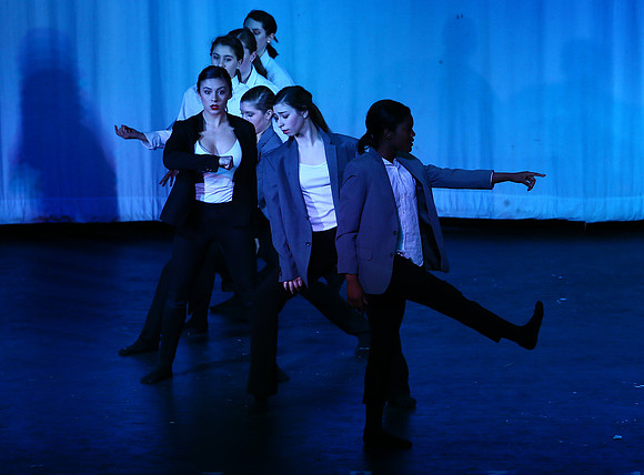 HolidayDance2019235