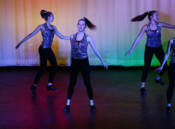 HolidayDance2019241