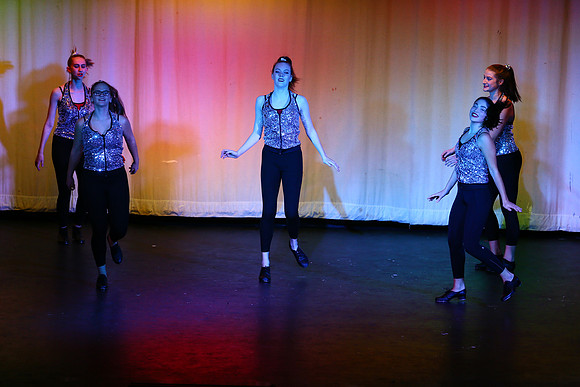 HolidayDance2019244