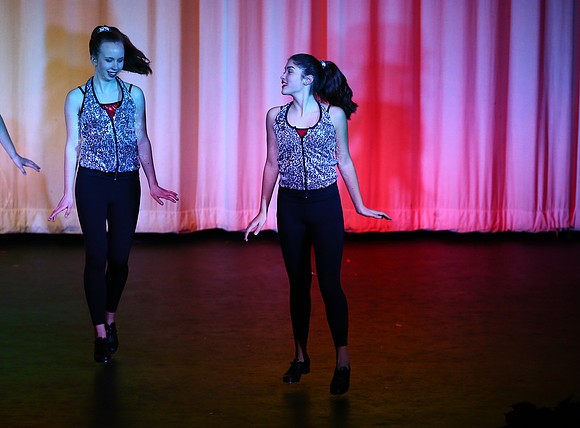 HolidayDance2019251