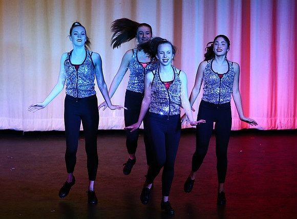 HolidayDance2019252