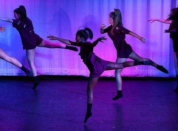 HolidayDance2019256