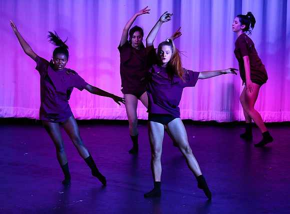 HolidayDance2019271