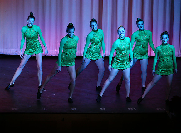 HolidayDance2019280