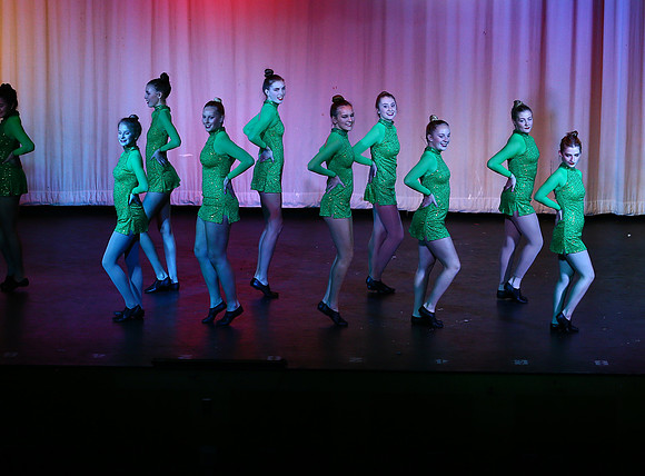 HolidayDance2019282