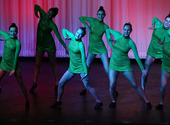 HolidayDance2019286