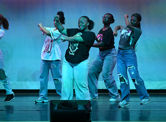 OMHSDance-02006