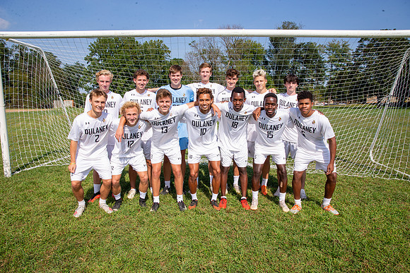 BoysVarsitySoccer-11