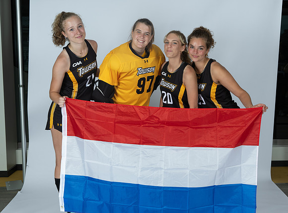 TU-FieldHockeyl-00040