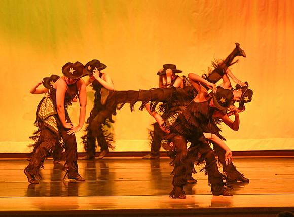 OMHSDance-00437