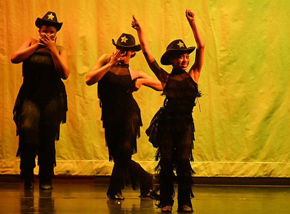 OMHSDance-00303