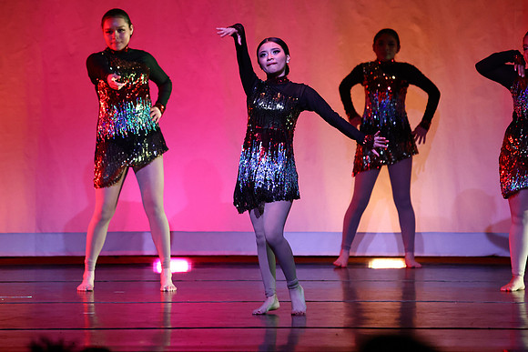 OMHSDance1195