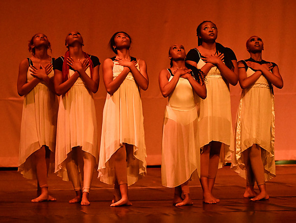 NTHSSeniorShowcase4268