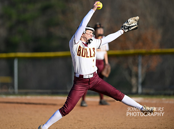 BullSoftball02056