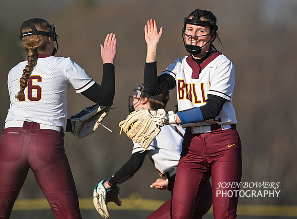 BullSoftball02183