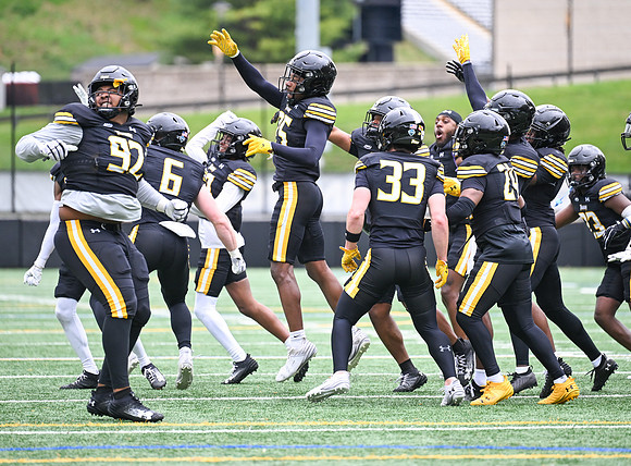 TowsonFB09932