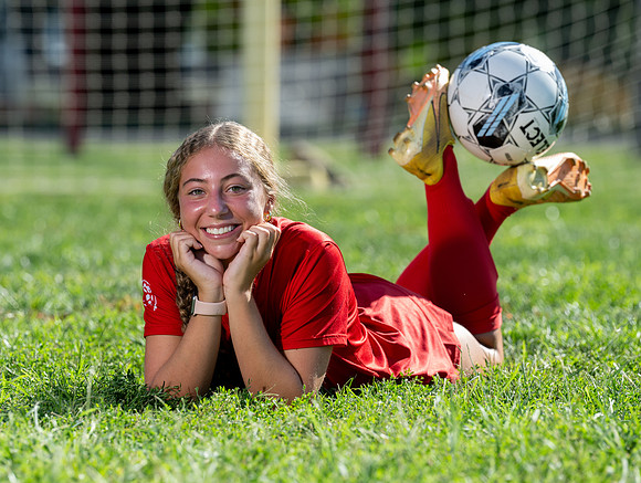 DulaneyWSoccer-00405