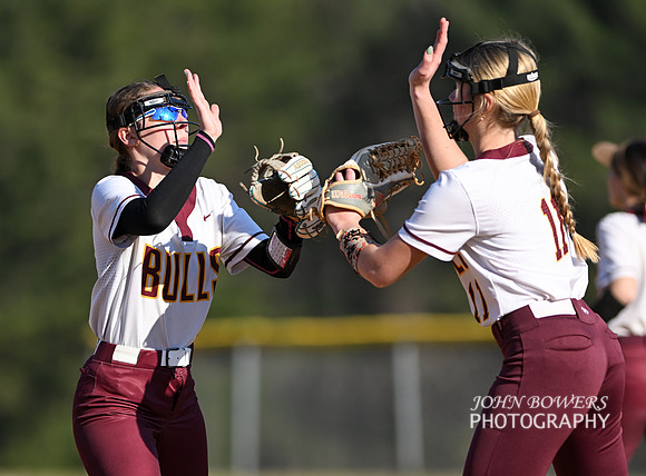 BullSoftball01942