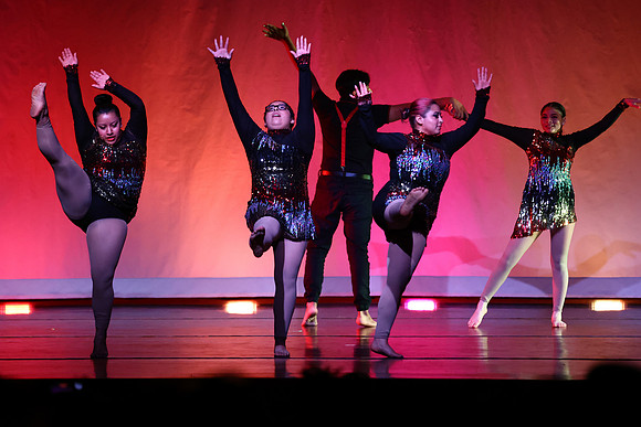 OMHSDance1184