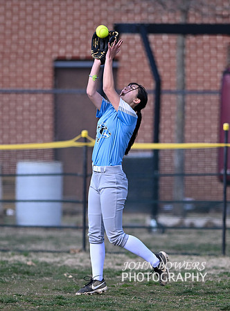 BullSoftball01523