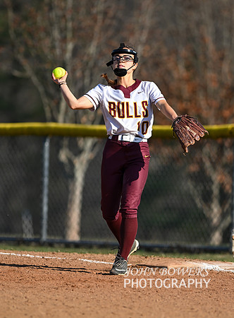 BullSoftball02046