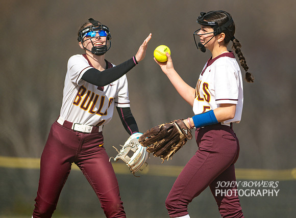 BullSoftball01281