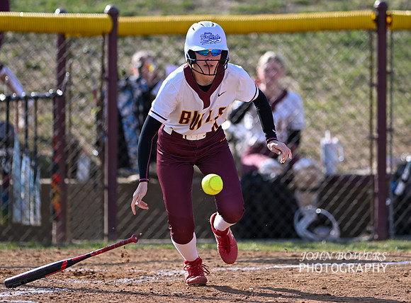 BullSoftball01672