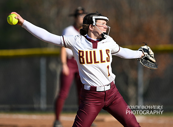 BullSoftball02057