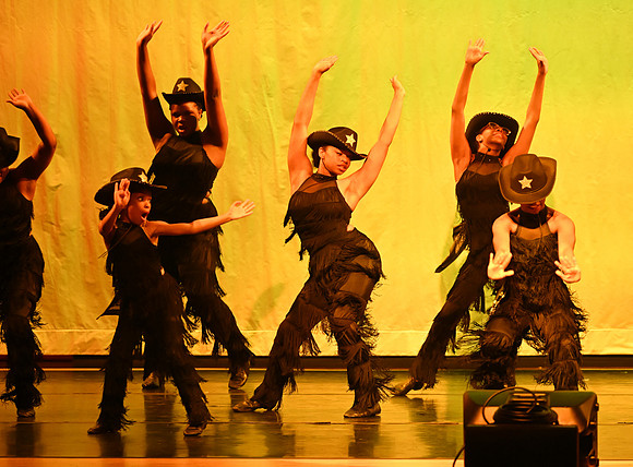 OMHSDance-00380