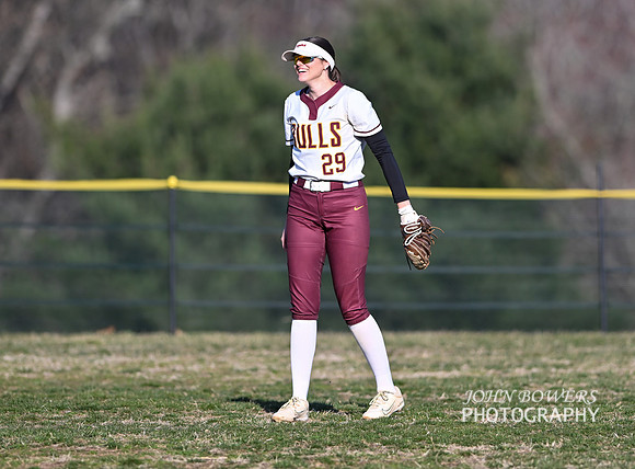 BullSoftball02073