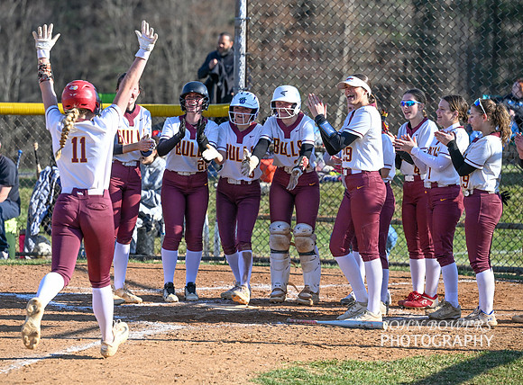 BullSoftball01090